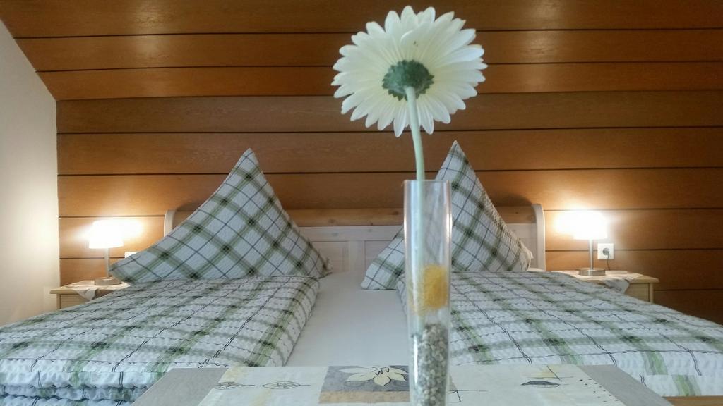 Hotel-Pension Haus Hubertus Weigendorf ห้อง รูปภาพ